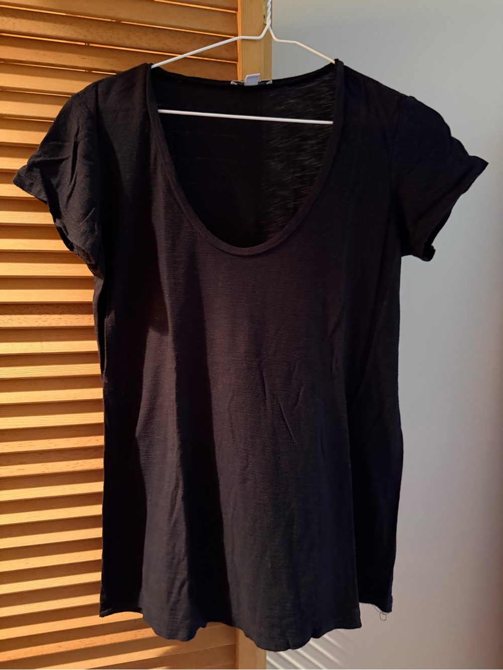 James Perse Women’s Classic Black Scoop Neck Tee (2)